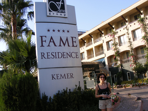 Hotel Fame Residence